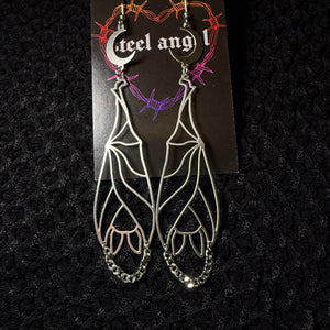 resting bat dangles