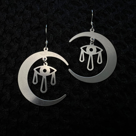 crescent moon watcher